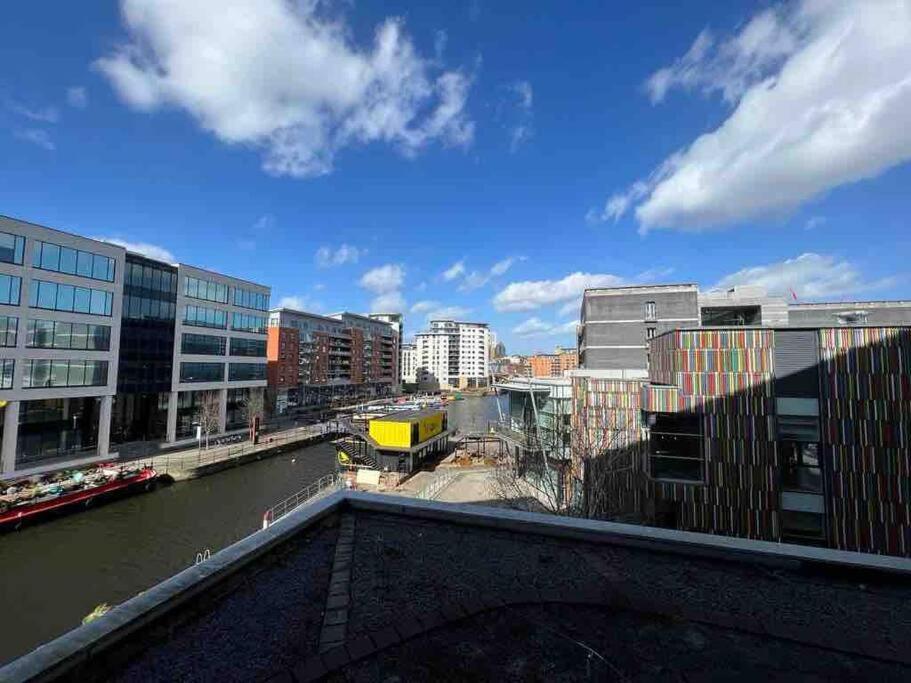 Leeds Clarence Dock 2 Bedroom Apt Exterior foto