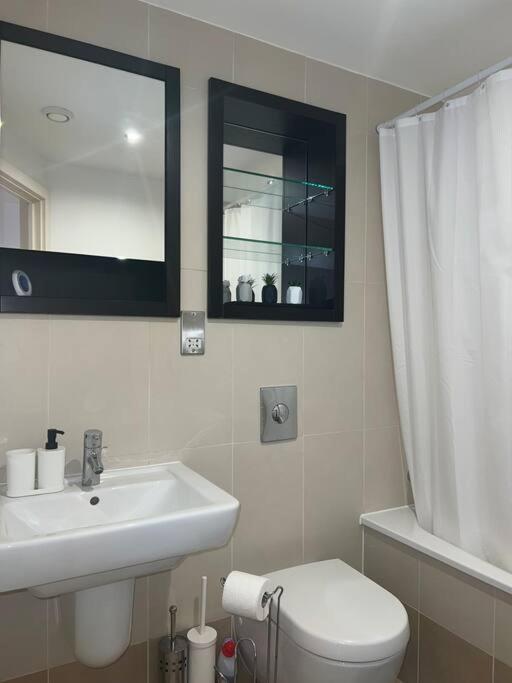 Leeds Clarence Dock 2 Bedroom Apt Exterior foto